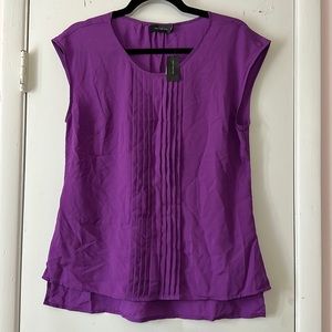 NWT the limited size medium pleated front top